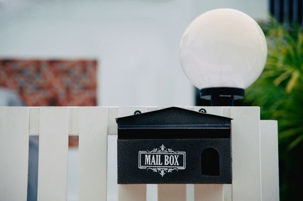 Hanging Mailbox Installation